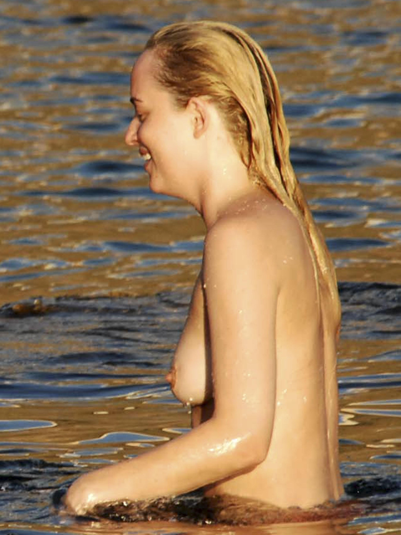 Dakota johnson topless pics